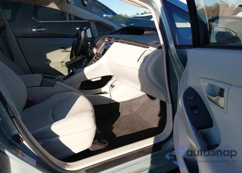 2013 Toyota Prius Two from USA, damaged, VIN JTDKN3DU5D5674131